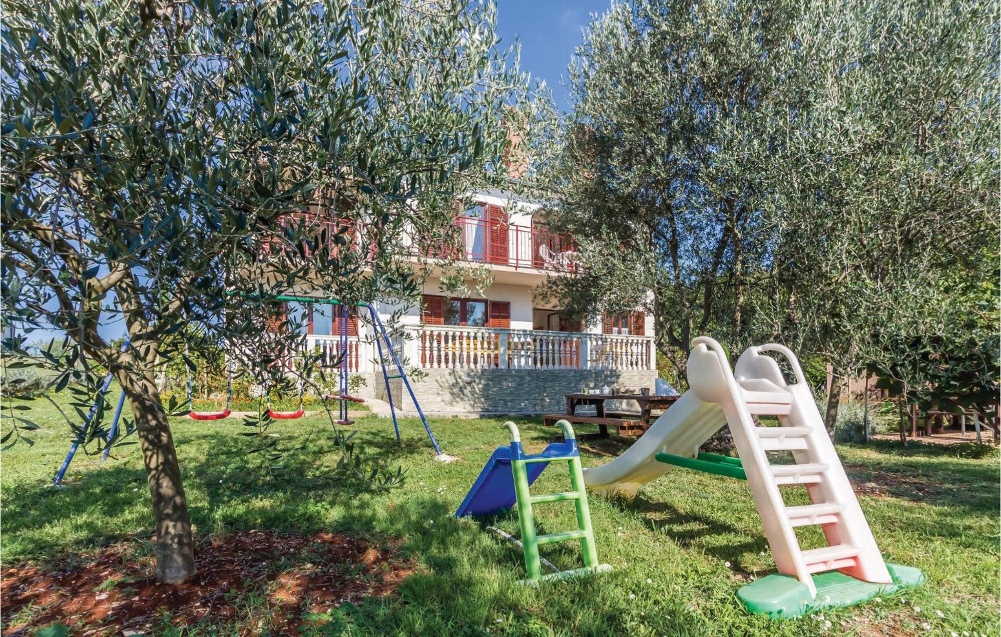 6 Bedroom Nice Home In Segotici Exterior foto